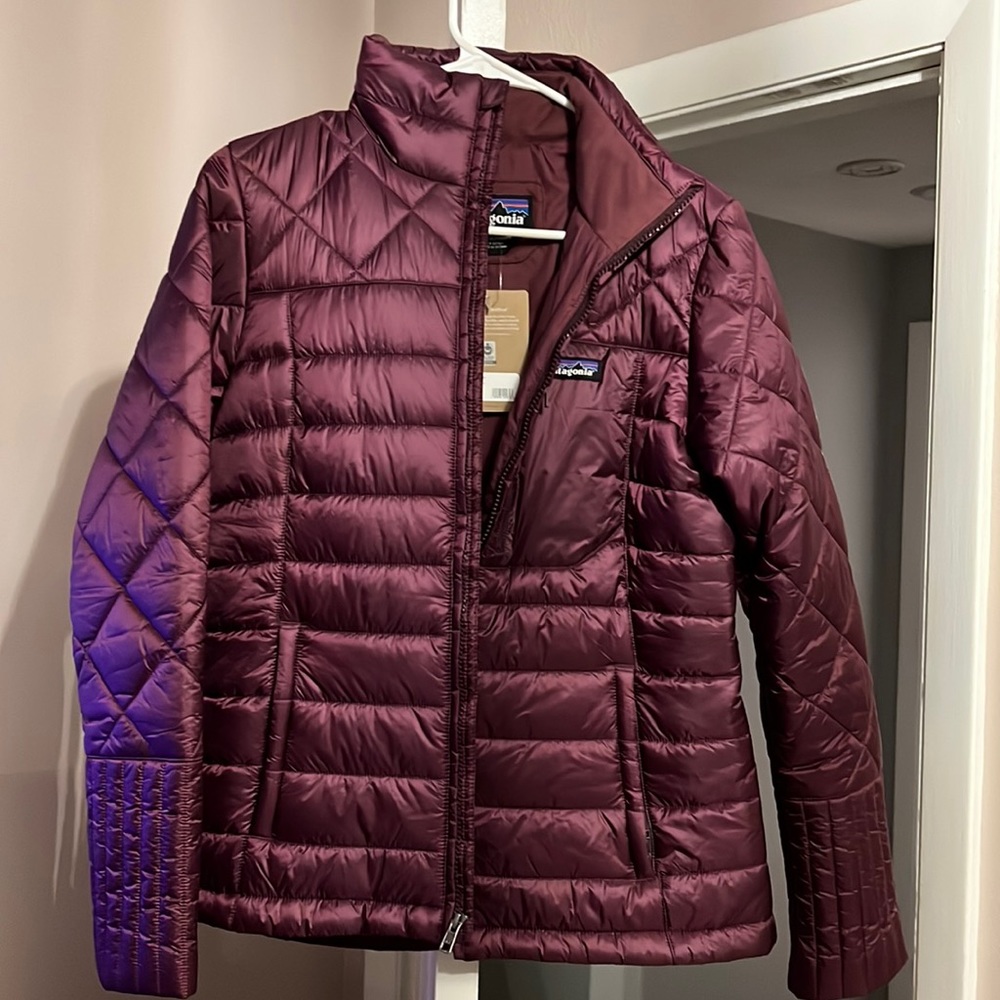 Womens size SMALL Patagonia, slim fit